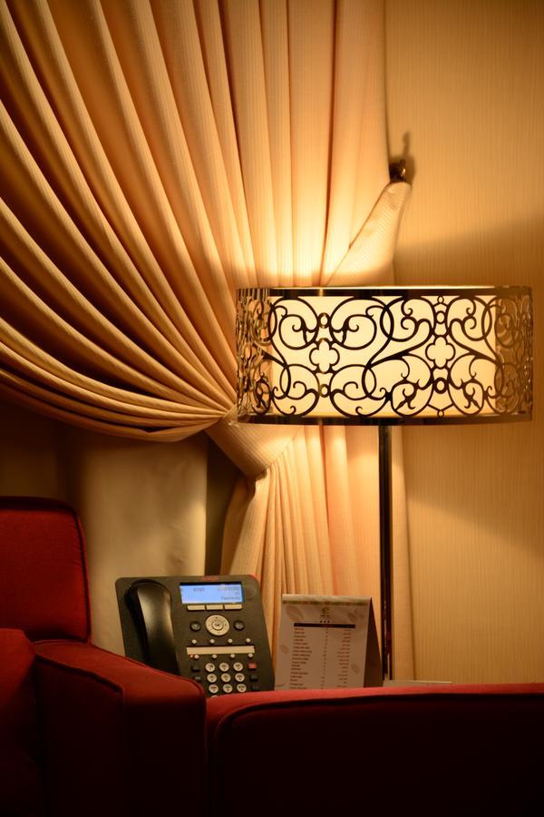 Home Inn Hotel Suites アル・コバール エクステリア 写真