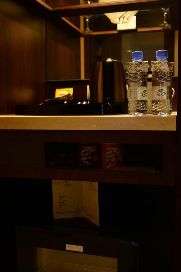 Home Inn Hotel Suites アル・コバール エクステリア 写真