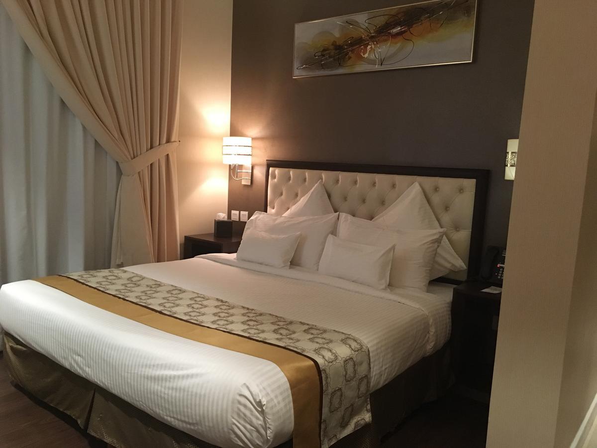 Home Inn Hotel Suites アル・コバール エクステリア 写真